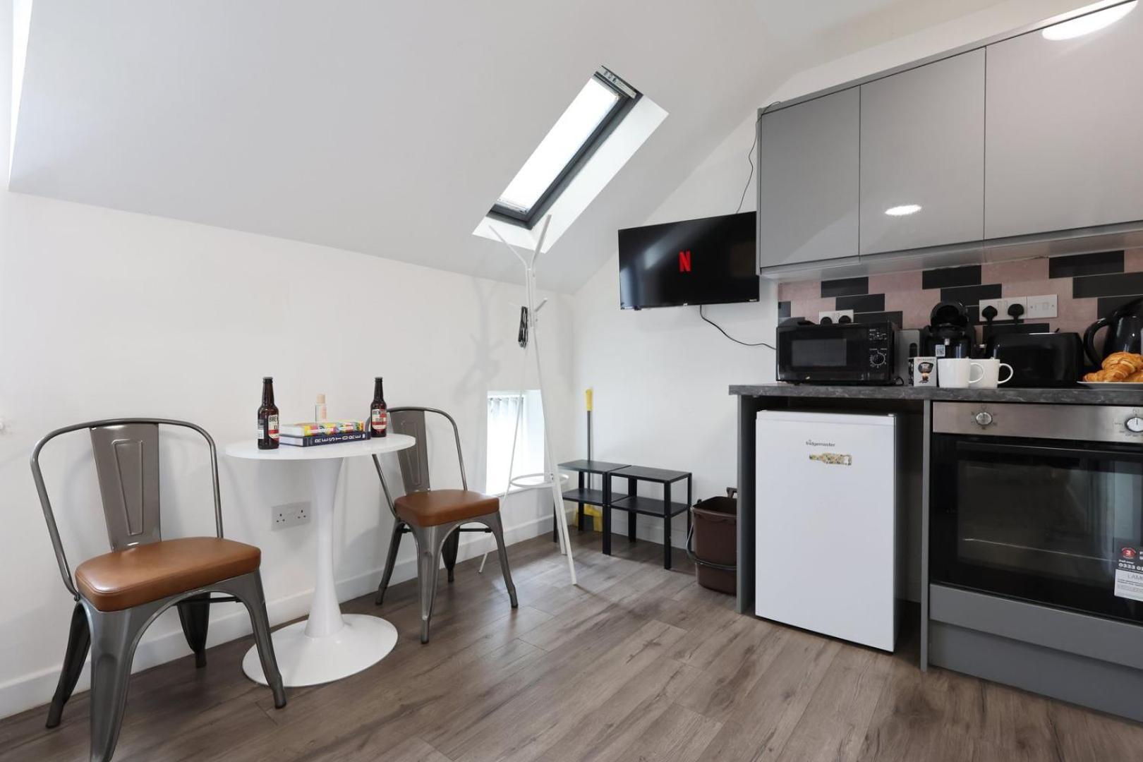 Cohost Partners | Smart Tv | 5 Min City | Parking Кардифф Экстерьер фото